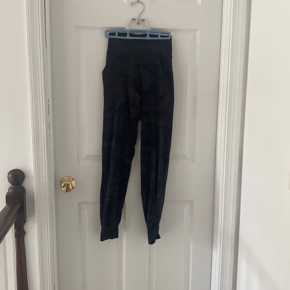 lululemon align joggers - Picture 1 of 3
